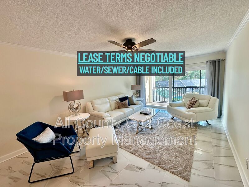 Venice House: 512 W Venice Ave