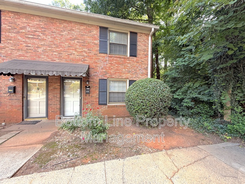 Charlotte Townhome: 2336 Kenmore Ave
