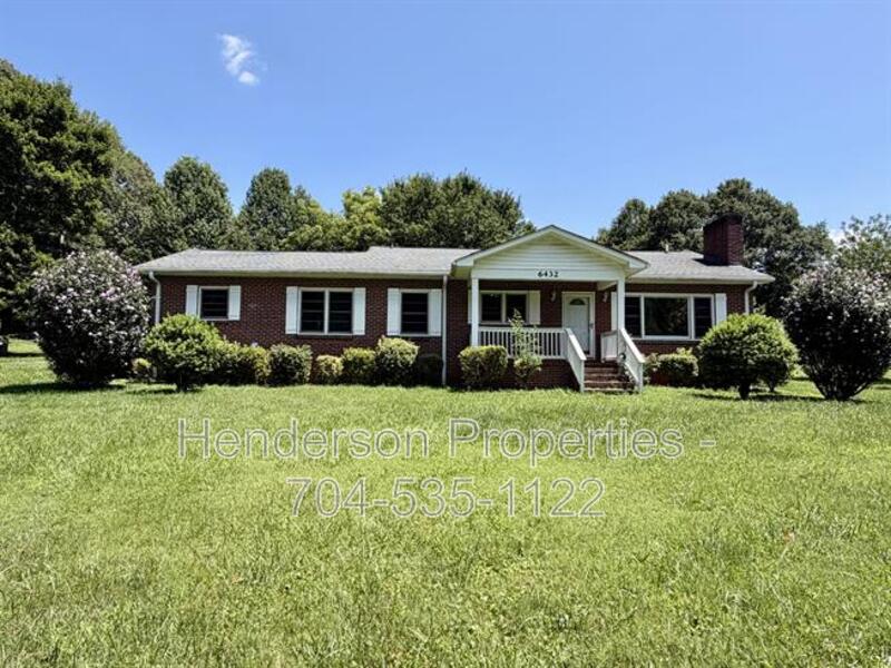 Charlotte House: 6432 Woodland Cr