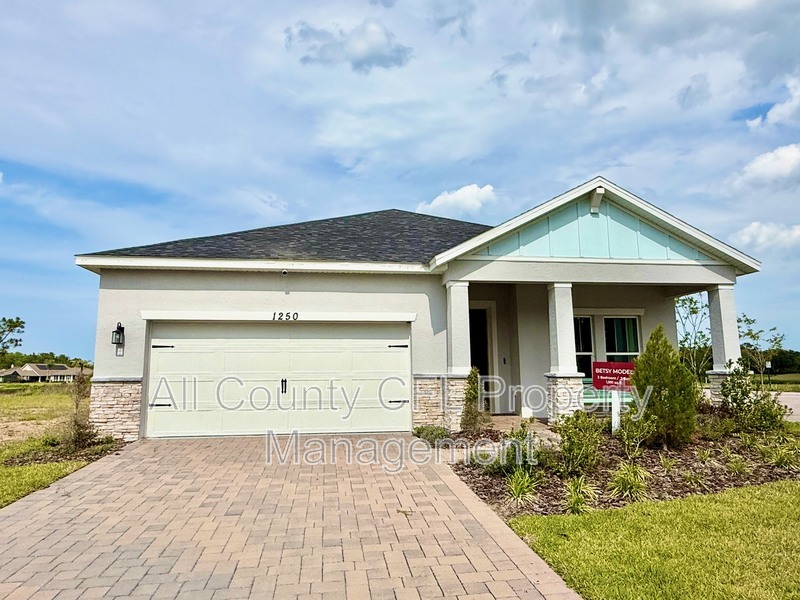 Daytona Beach House: 1250 Champions Drive