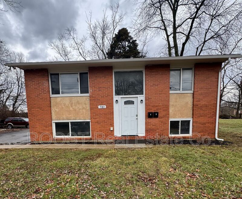 Columbus House: 780 Moon Road Unit A and Unit B