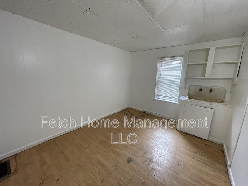 Lancaster Condo: 405 East Orange Street - Room 5