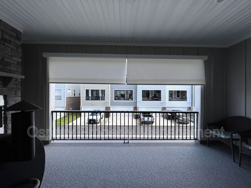Spacious 4-Bedroom Townhome with Garage & Prime Suffolk Location!