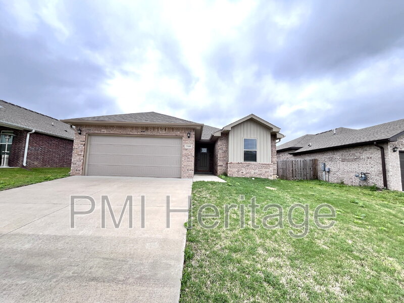 Bentonville House: 5909 Northwest Reynolds Street