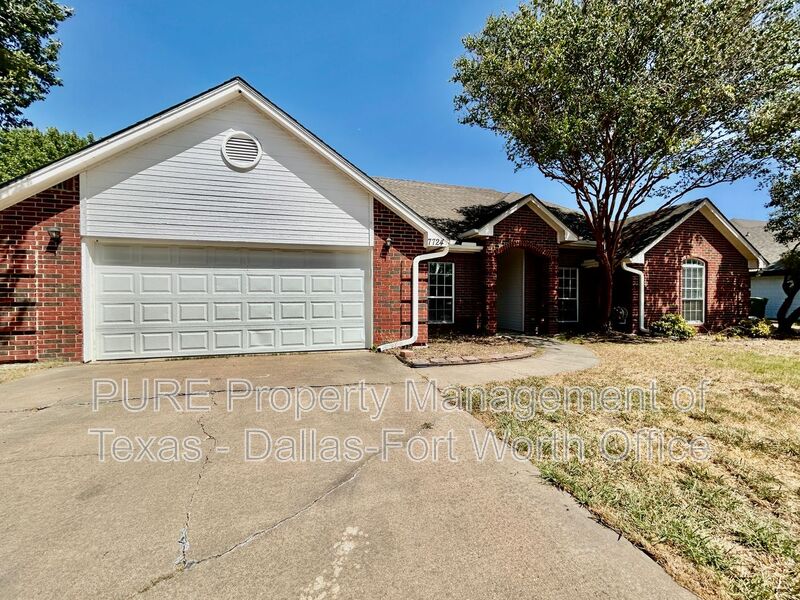 North Richland Hills House: 7724 Sagebrush Court N.