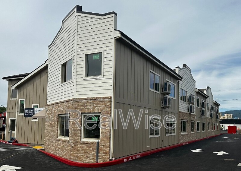 Medford Condo: 1935 Table Rock Rd