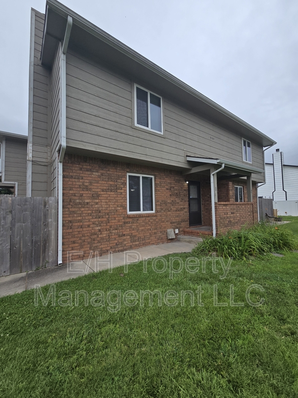 Wichita Condo: 9105 West Westlawn Street