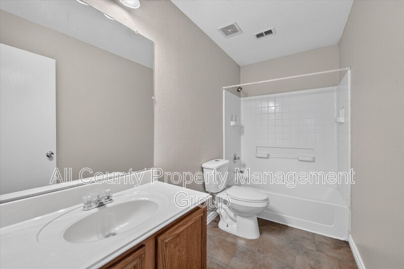 Main Rental Photo 16