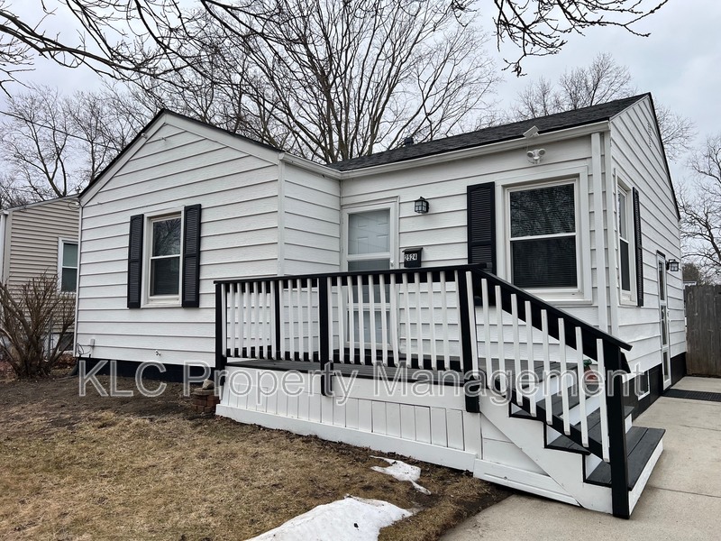 Des Moines House: 2524 57th Street