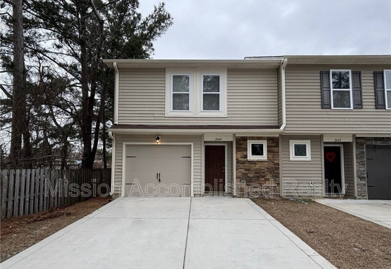 Fayetteville Townhome: 2644 Middle Branch Bend