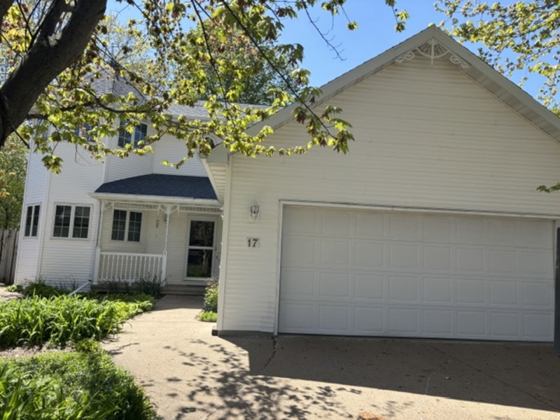 Appleton Condo: 15/17 Pamela Court - 17