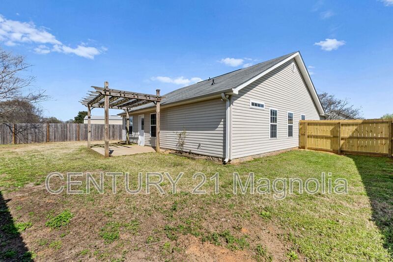 Aiken House: 110 Fox Haven Drive