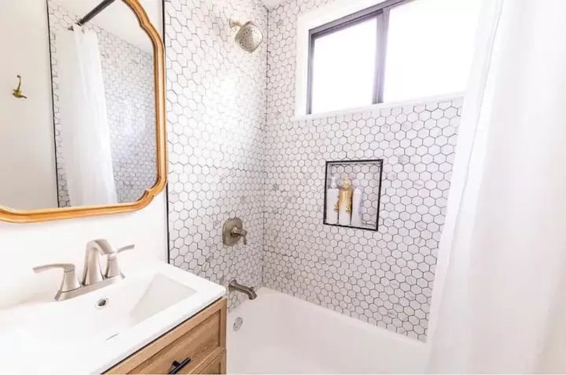 Burbank Condo: 427 W Riverside Dr