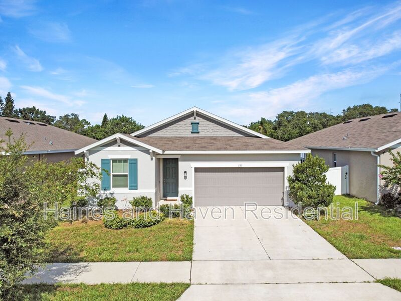 Haines City House: 183 Arlington Square Ct
