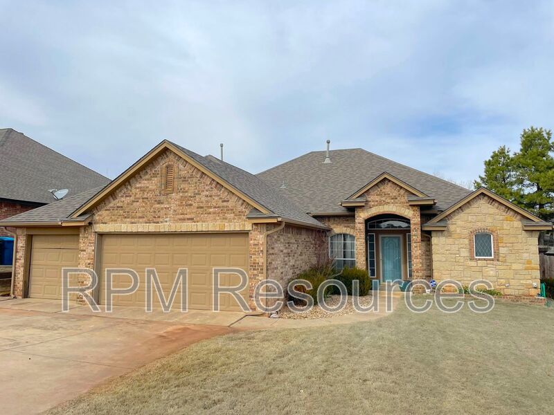 Midwest City House: 11165 Madison Avenue