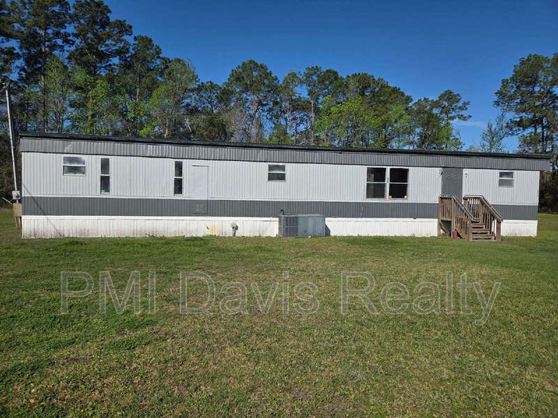 Green Cove Springs House: 5260 Highway 17 S