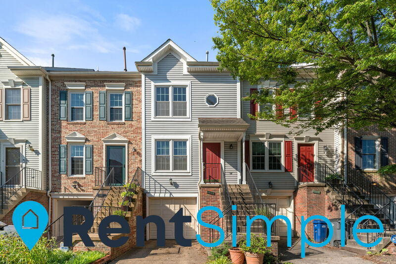 Alexandria Townhome: 3013 Colonial Springs Ct.
