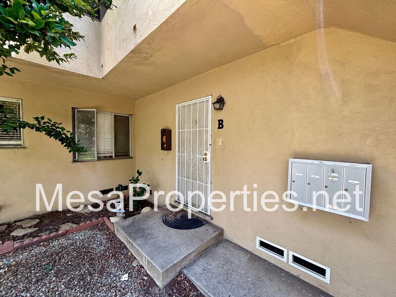 Upland House: 316 W Arrow Hwy