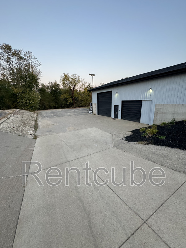 Dubuque House: 1745 JFK Road