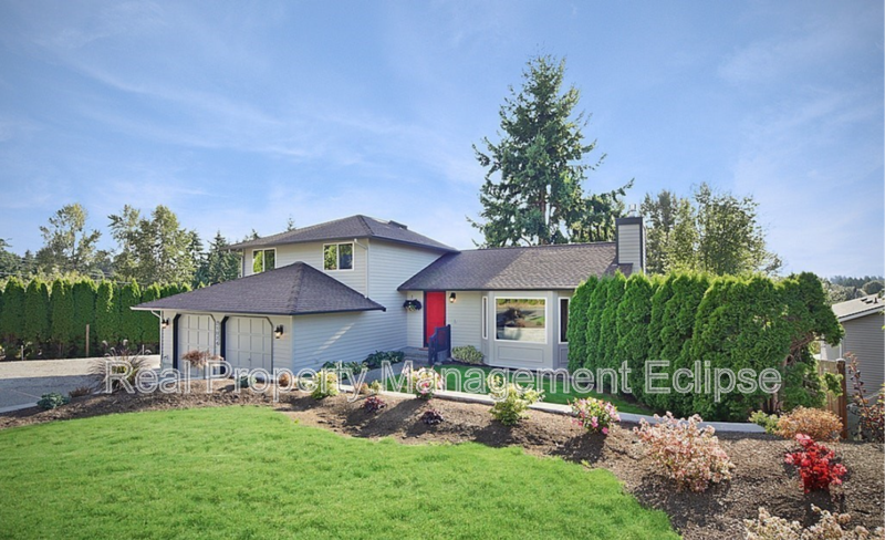 Lynnwood House: 21024 12th Ave W