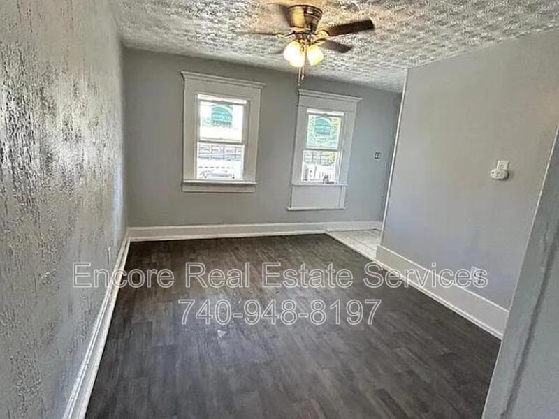Newark House: 420 E Indiana St