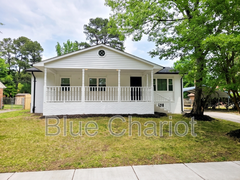 Durham House: 837 Waring Street