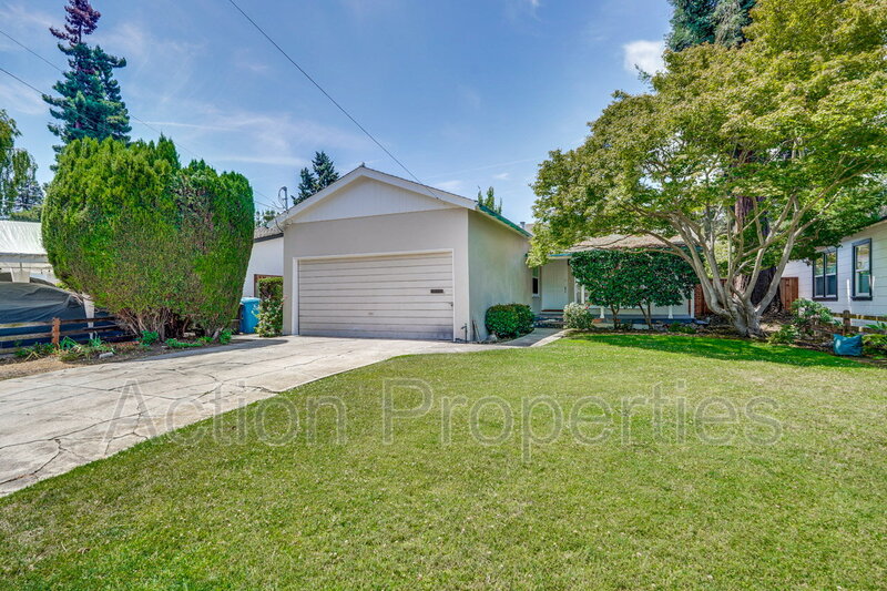 Menlo Park House: 207 Haight St