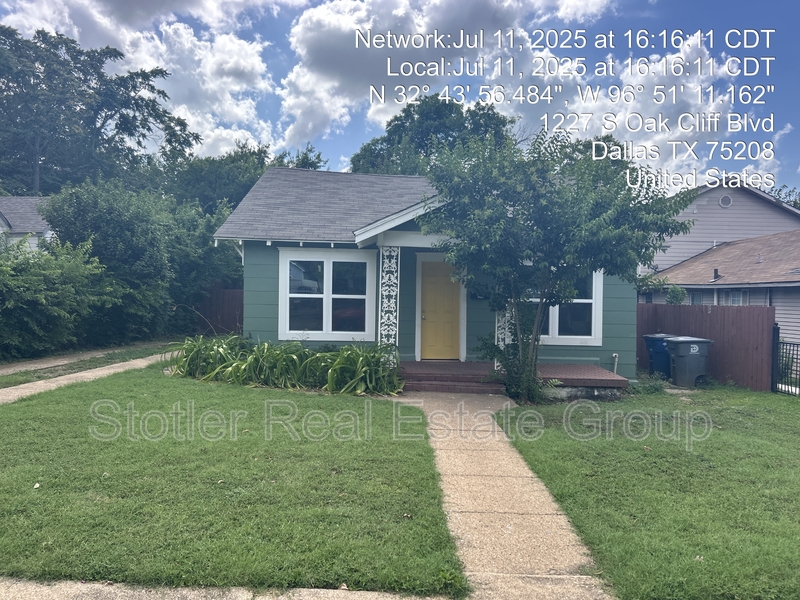 Dallas House: 1227 South Oak Cliff Boulevard