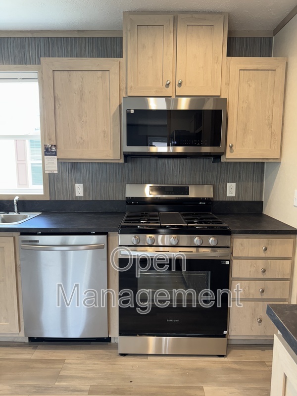 Whitewater House: 755 N. Tratt St.