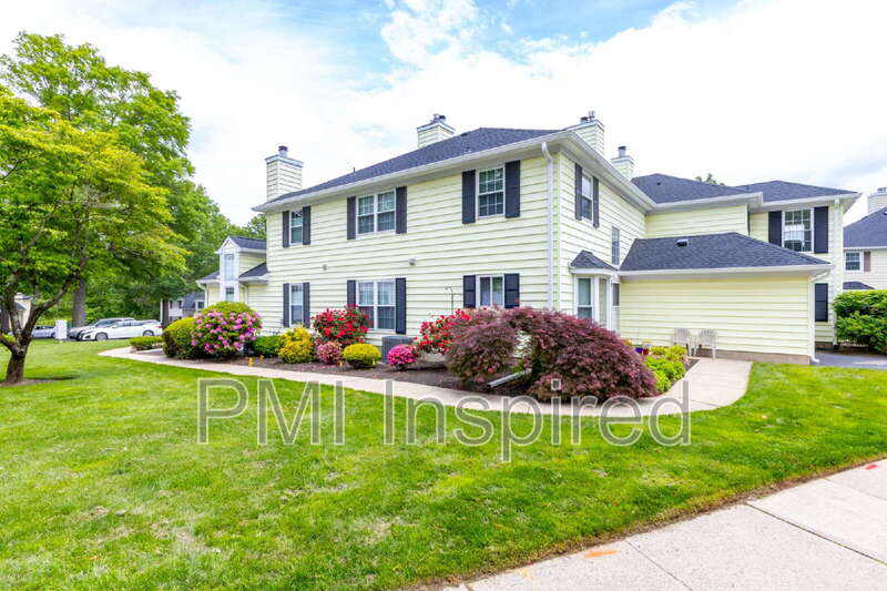 Middletown Township Townhome: 2404 Buckingham Circle