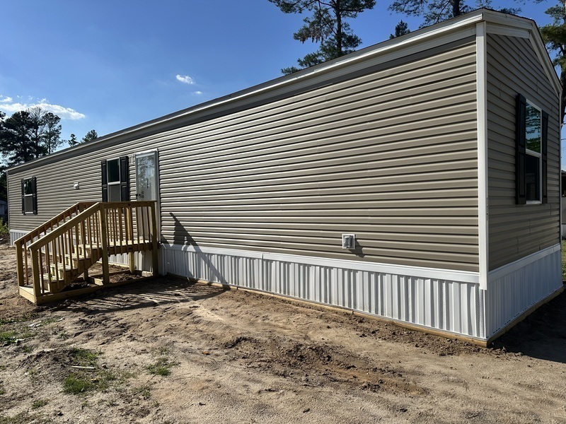 Lumberton House: 3525 E Elizabethtown RD