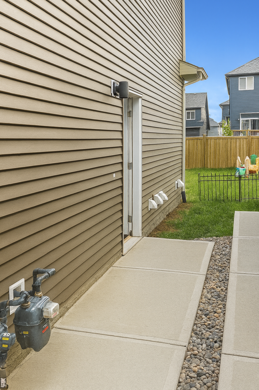 Edmonton House: 1238 Plum Bend SW