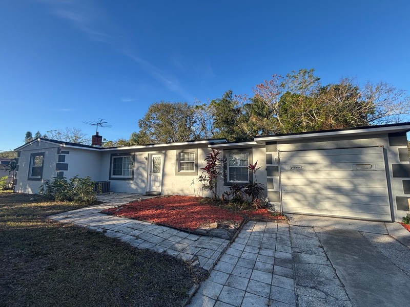 Orlando House: 142 Lynbrook Dr