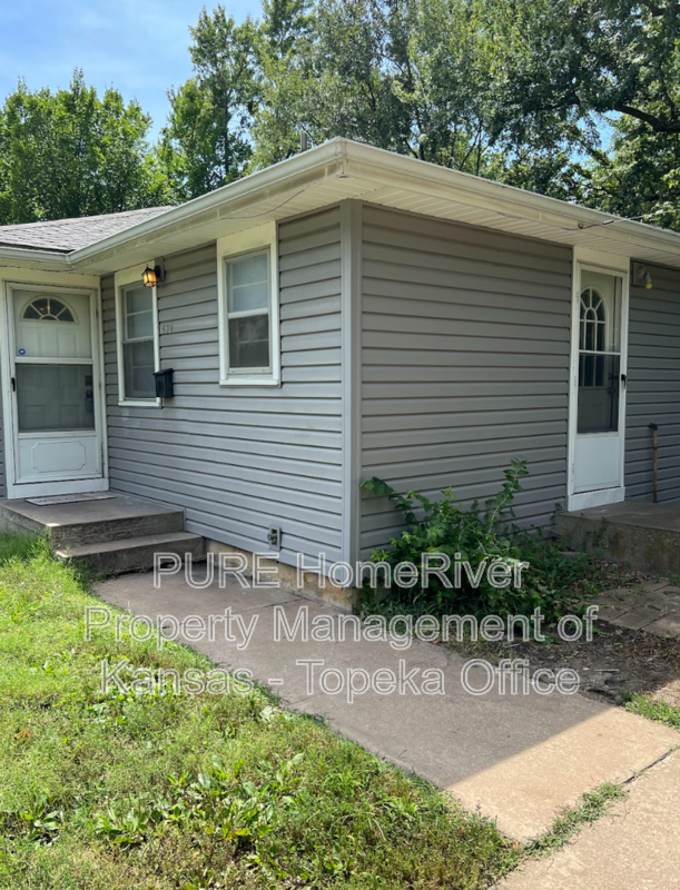 Topeka House: 641 SW Oakley