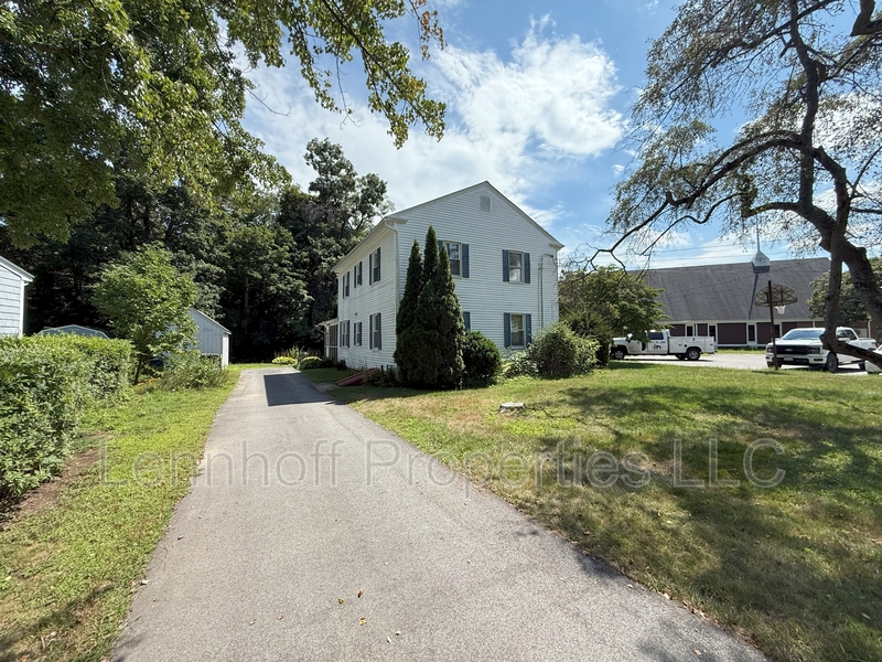Andover House: 20 Hall Avenue