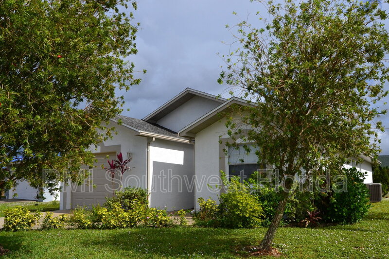 Port Charlotte House: 466 Winwood Court