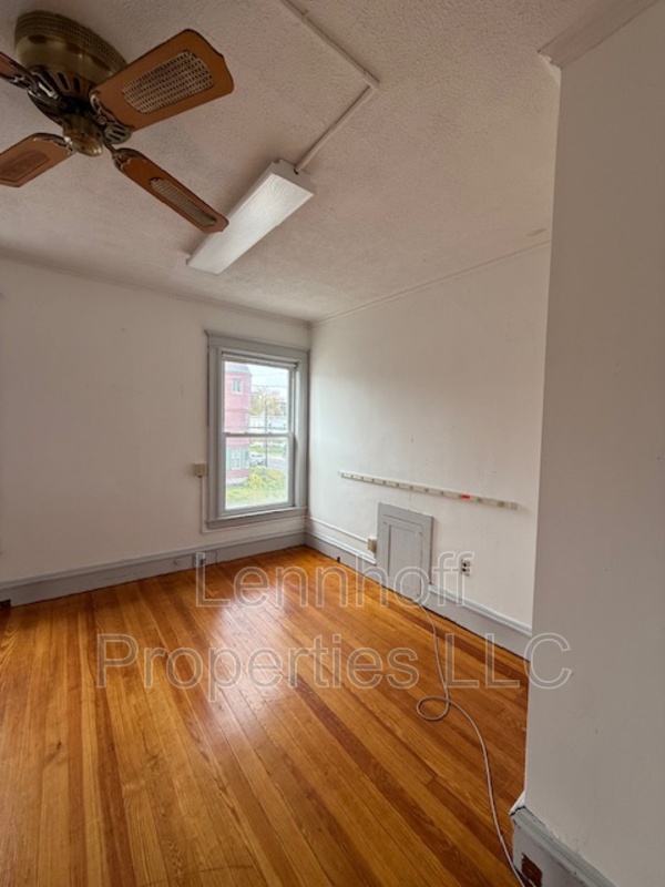 Lowell House: 308 Pawtucket Street - 5