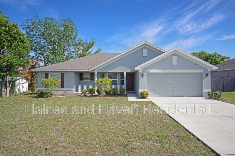 Haines City House: 1217 Forest Hills Dr