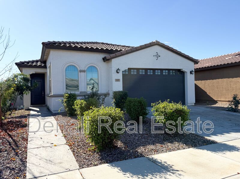 Chandler House: 127 E. Gemini Place