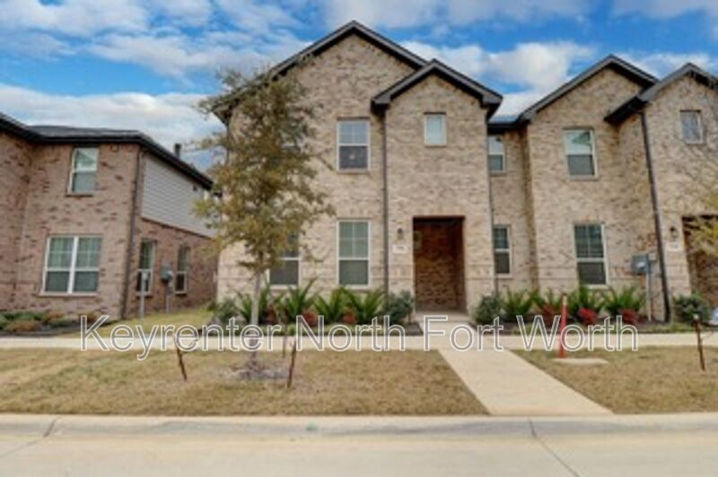 Fort Worth House: 216 Territory Trail