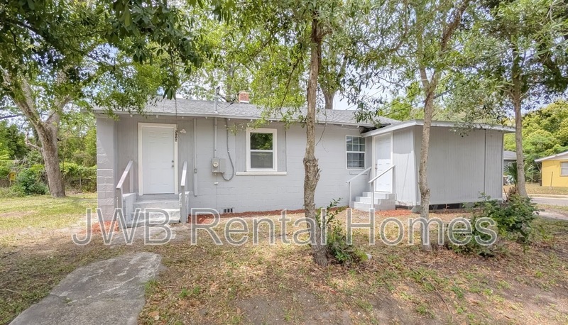 Jacksonville House: 2002 15th St W