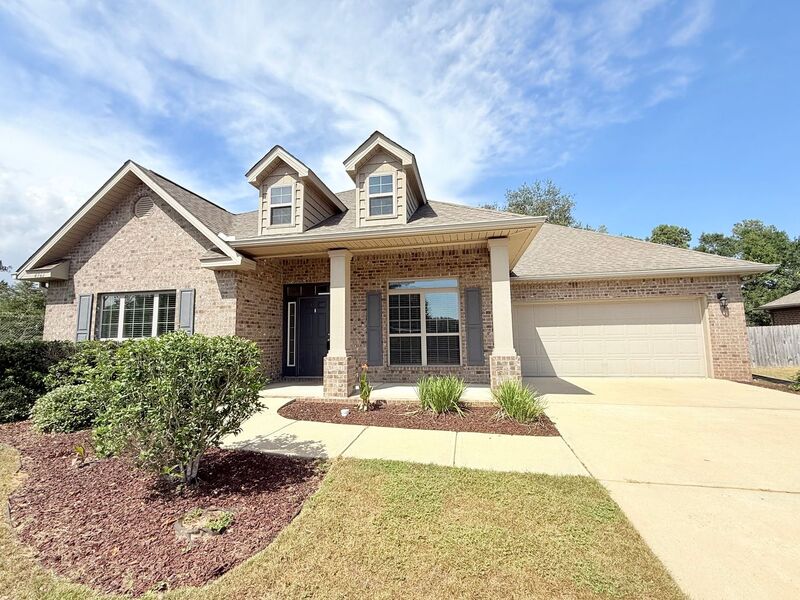 Pace House: 4761 Dupont Cir