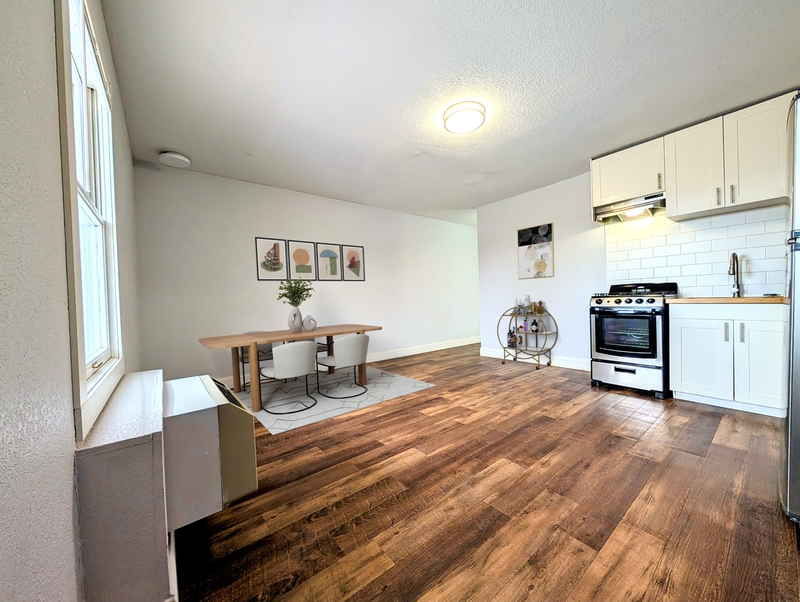 Pella Condo: 205 Oskaloosa Street - 205