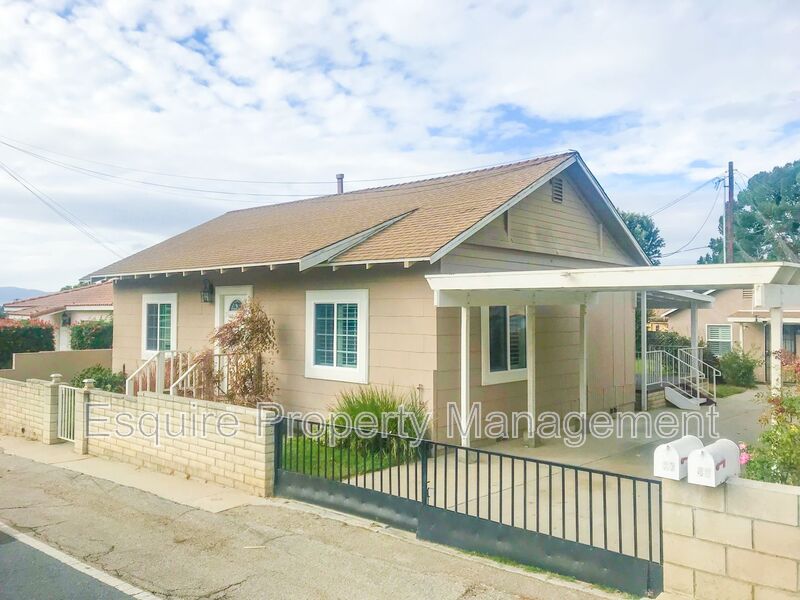 CAMARILLO House: 37 ANACAPA DRIVE