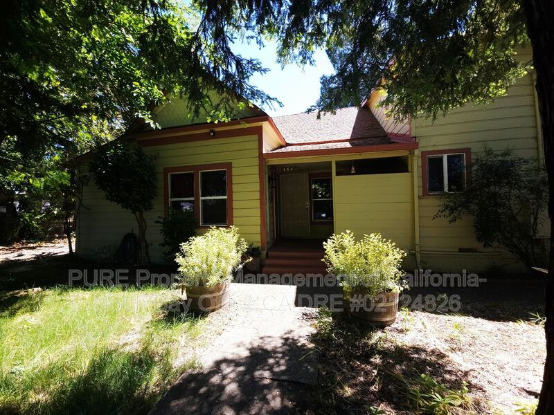 Ukiah House: 161 Cherry St