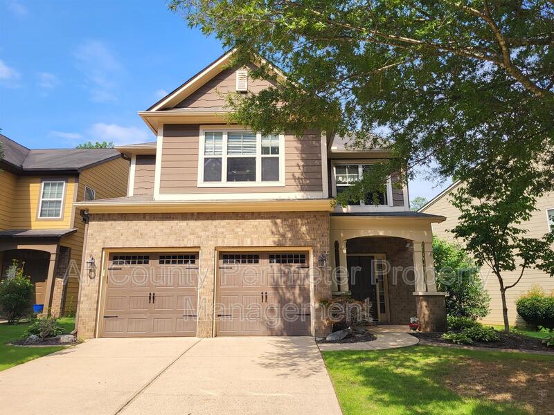 Main image for 915 Silver Lake Dr
