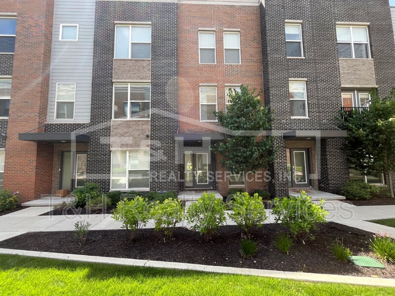 Indianapolis Townhome: 731 Perth Lane