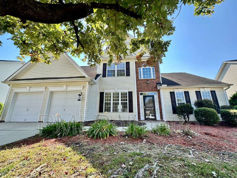 Lexington House: 303 Buckthorne Dr