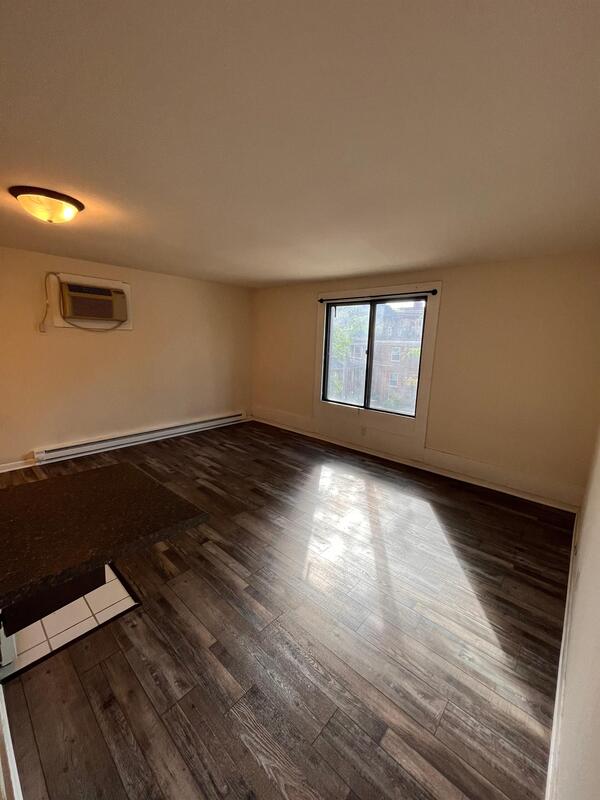 Madison Condo: 134 E Johnson - Unit 202