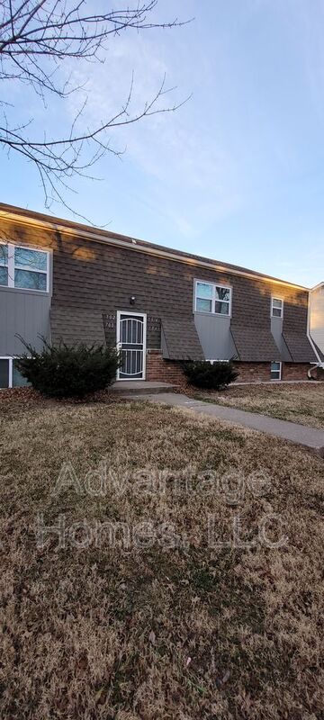 Kansas City House: 704 N 70th St